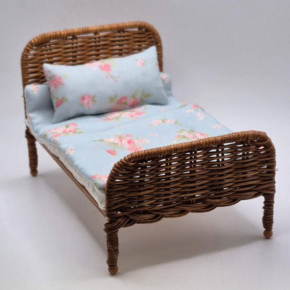Wicker Double Bed with Mattress & Cover - 1/12 Scale Dollhouse