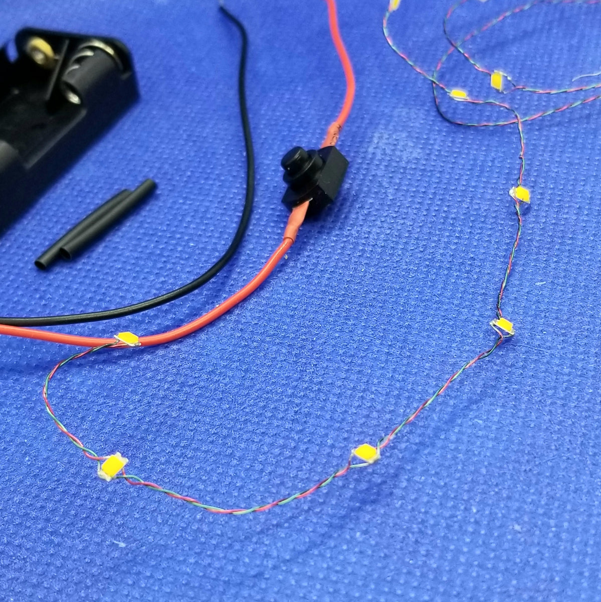 LED 12-Light String - 3 Volt - Miniature - Dollhouse - Model - Diorama ...