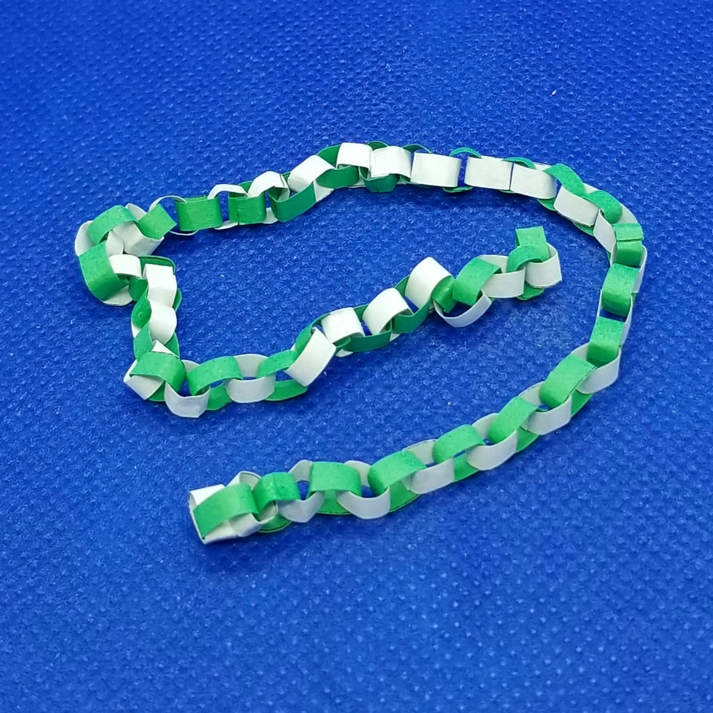 1/12 Scale Paper Chain - Christmas Decoration Green - Dollhouse Freedom Miniatures